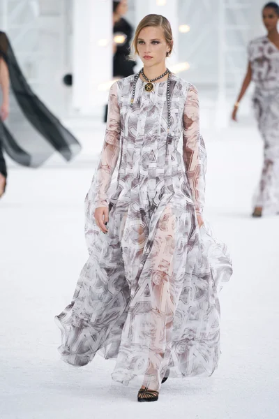 Look 70